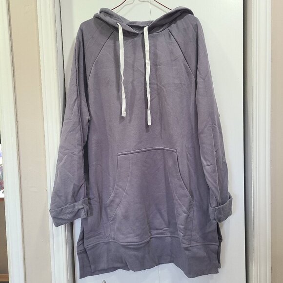 Sweaters - 💰Make an offer, bundle and save💰 NWOT Oversized hoodie front pouch